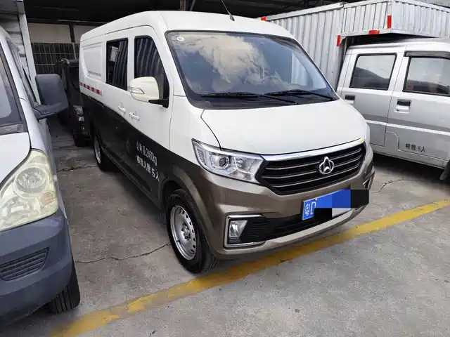 CHANGAN CROSS STAR V5