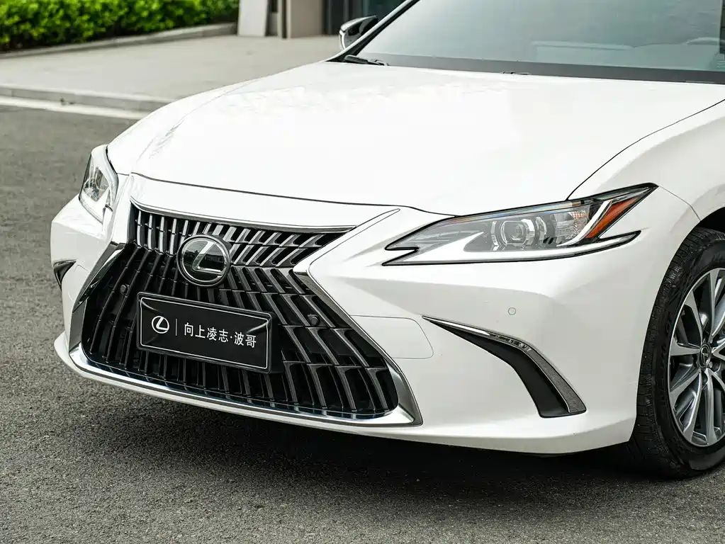 Lexus ES 2024 200 Premium