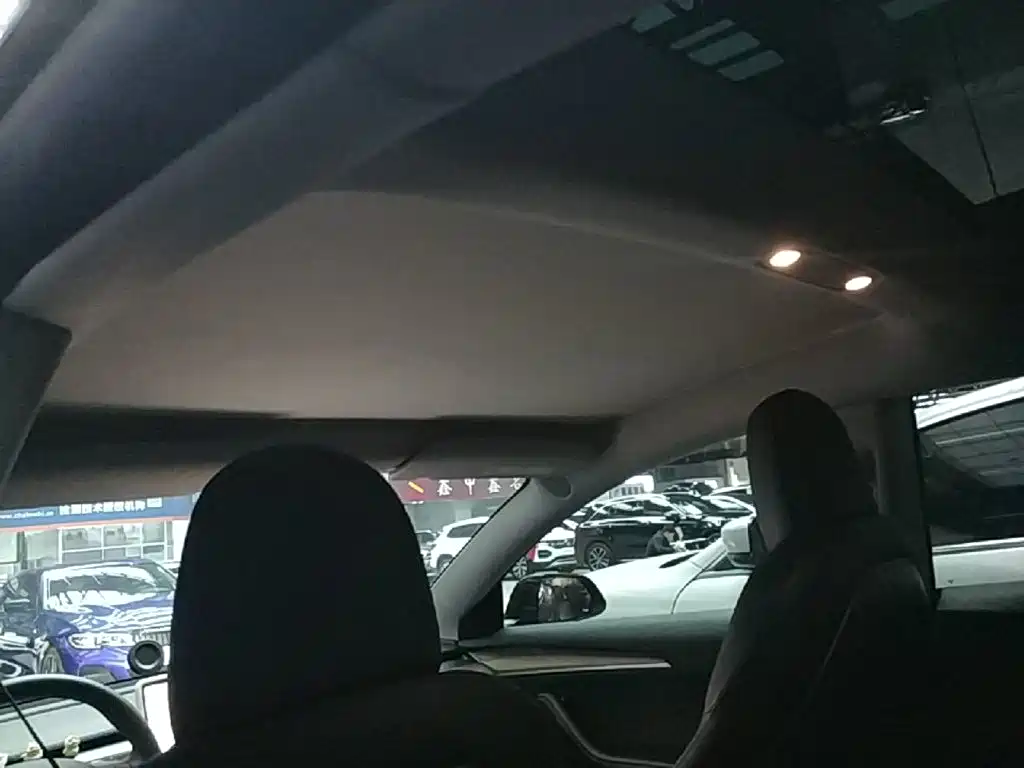 Tesla Model 3 — миниатюра 18