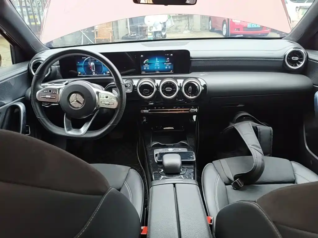 Mercedes-Benz A-Class — миниатюра 10