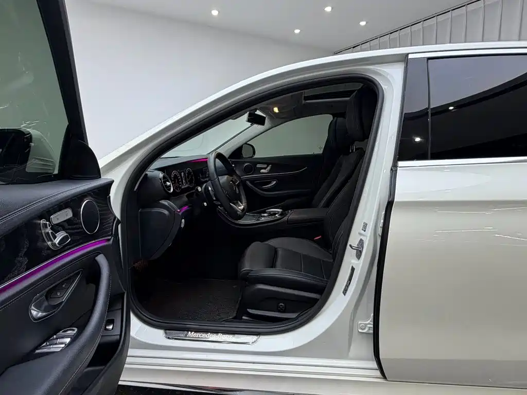 Mercedes-Benz E-Class — миниатюра 14