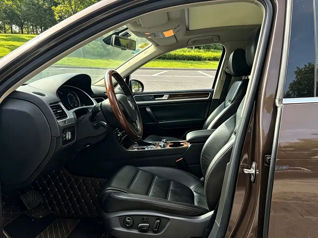 Volkswagen Touareg — миниатюра 10
