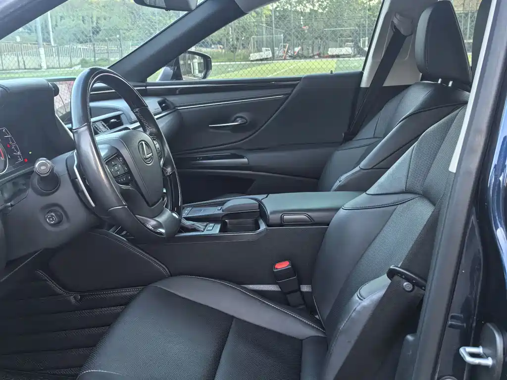 Lexus ES 2020 200 Luxury