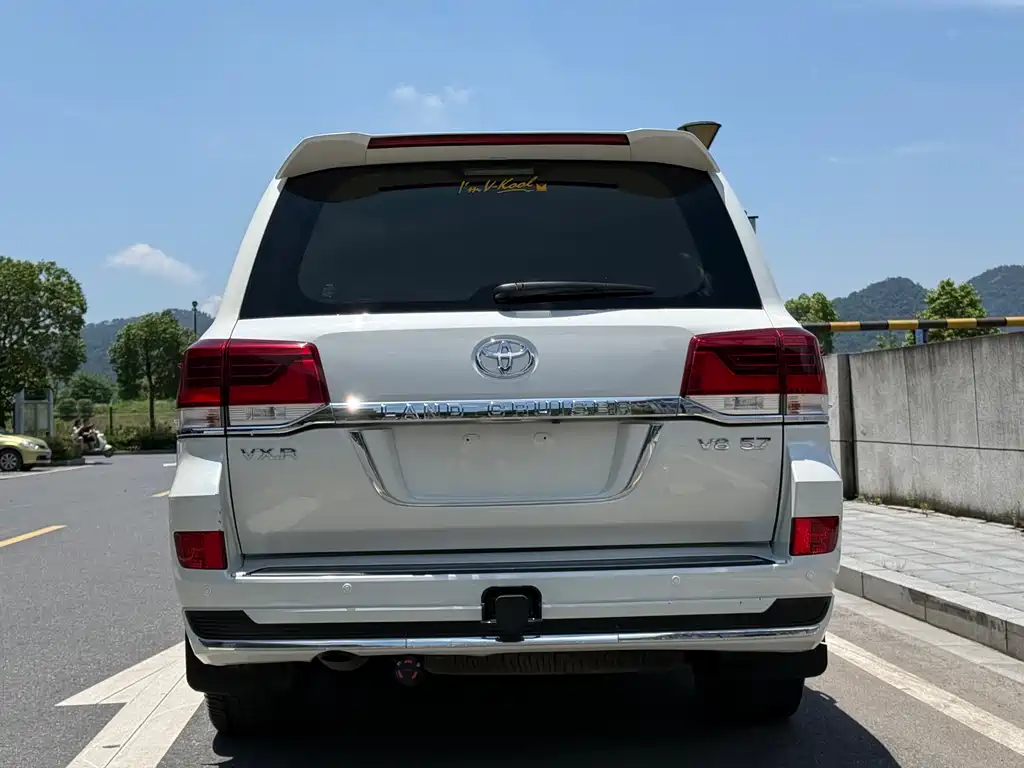 Toyota Land Cruiser 2019 5.7L AT