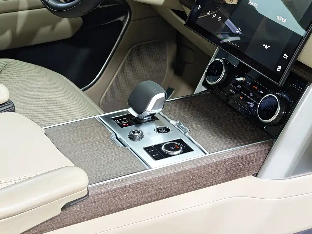 Land Rover Range Rover — миниатюра 11