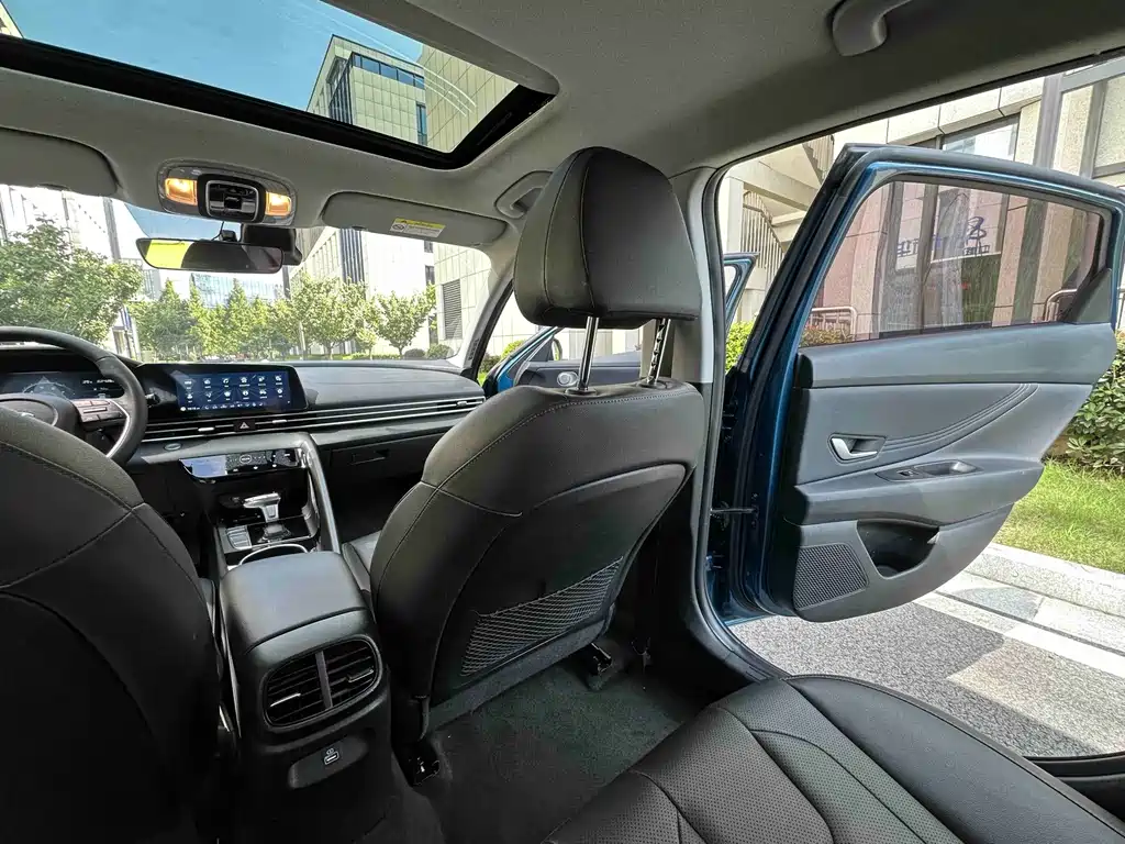 Hyundai Elantra — миниатюра 27