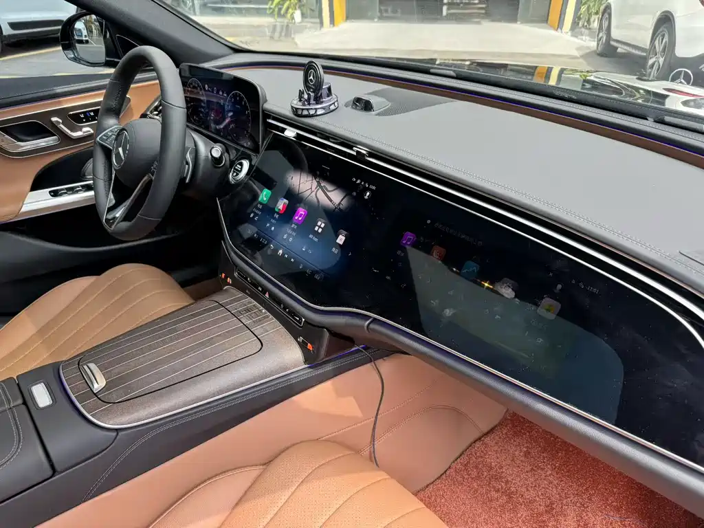 Mercedes-Benz E-Class — миниатюра 7