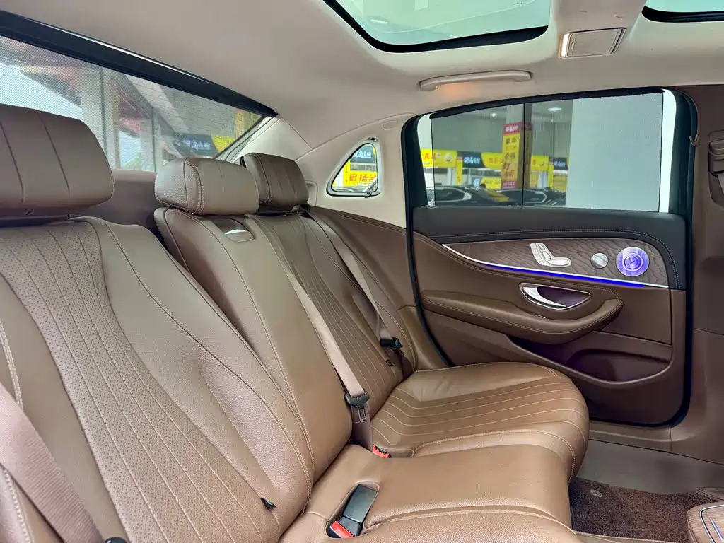 Mercedes-Benz E-Class — миниатюра 13