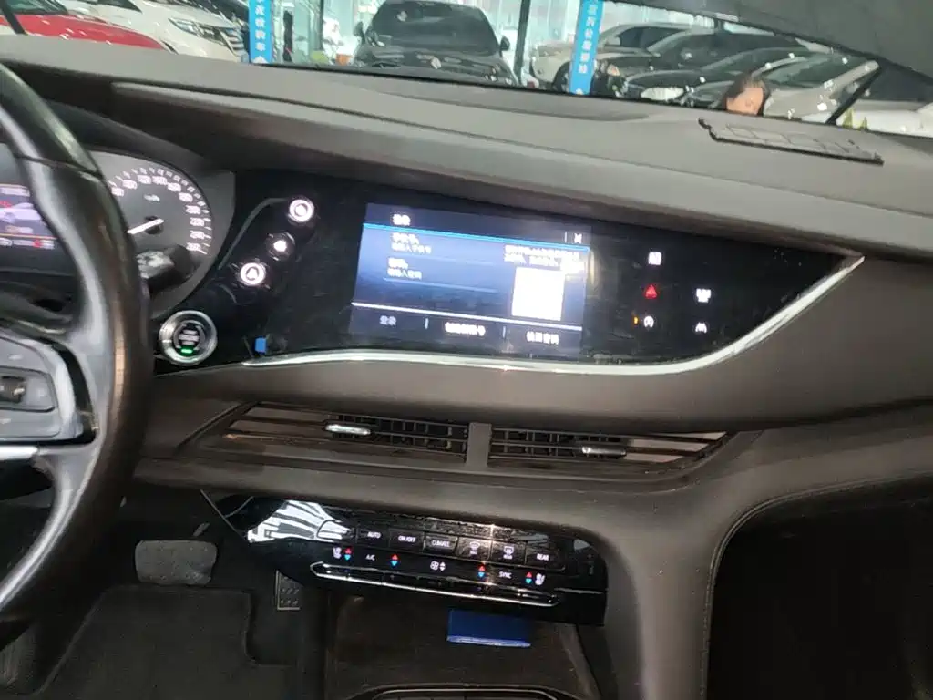 Buick Enclave — миниатюра 13