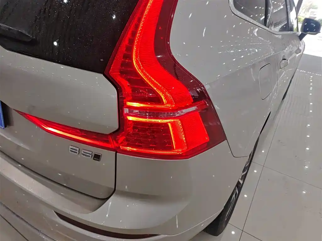 Volvo XC60 2023 B5 Luxury