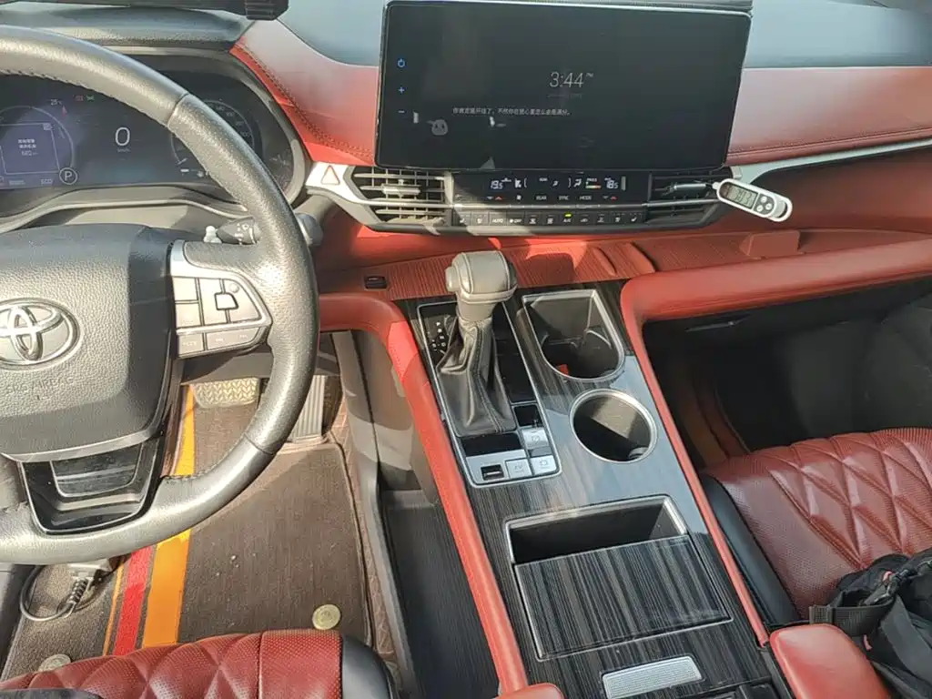Toyota Sienna — миниатюра 10