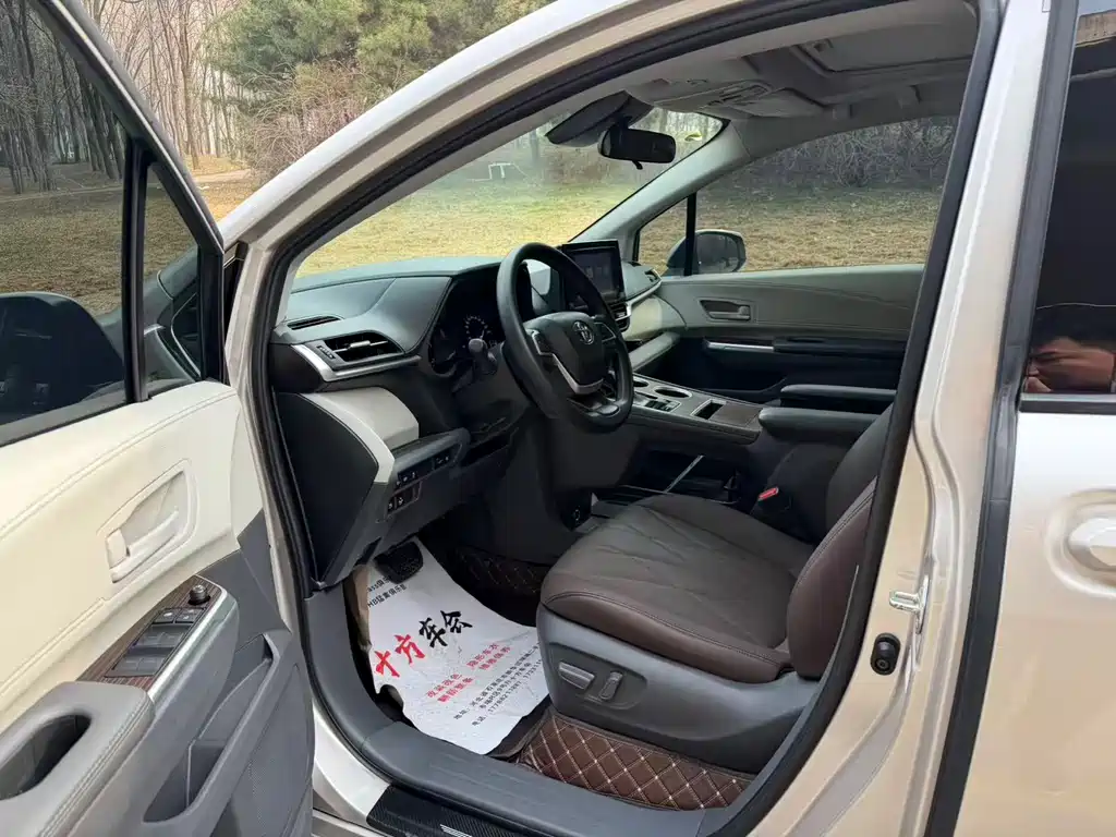 Toyota Sienna 2021 2.5L Comfort