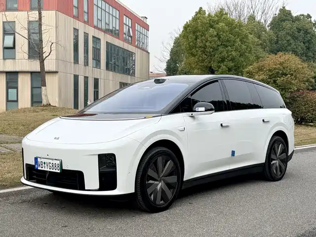 Li Auto IDEAL I8 2025