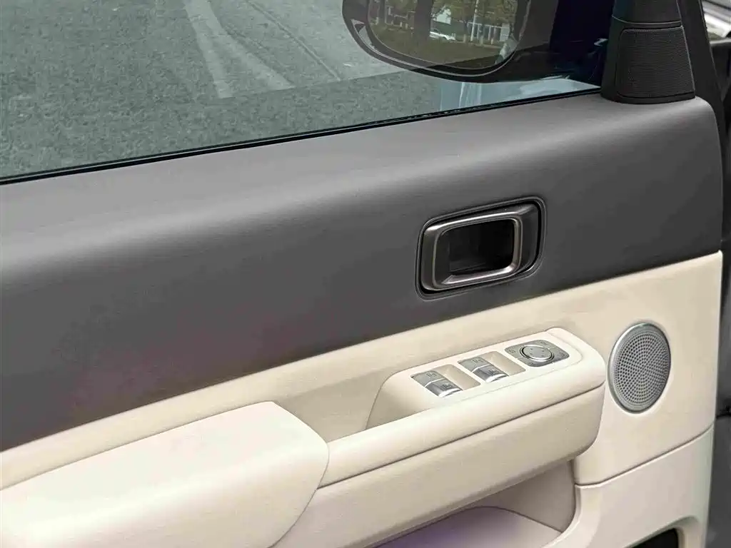 Li Auto Li MEGA — миниатюра 16