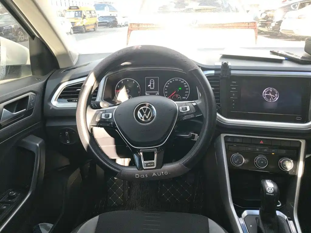Volkswagen T-Roc — миниатюра 11