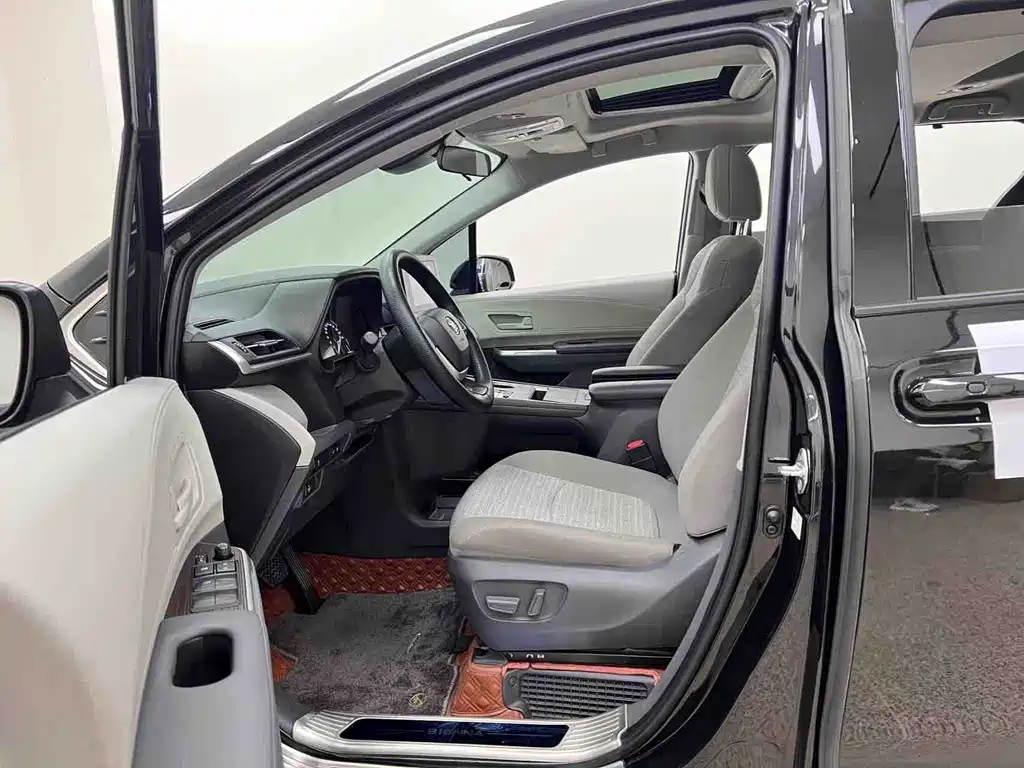 Toyota Sienna 2023 2.5L Comfort