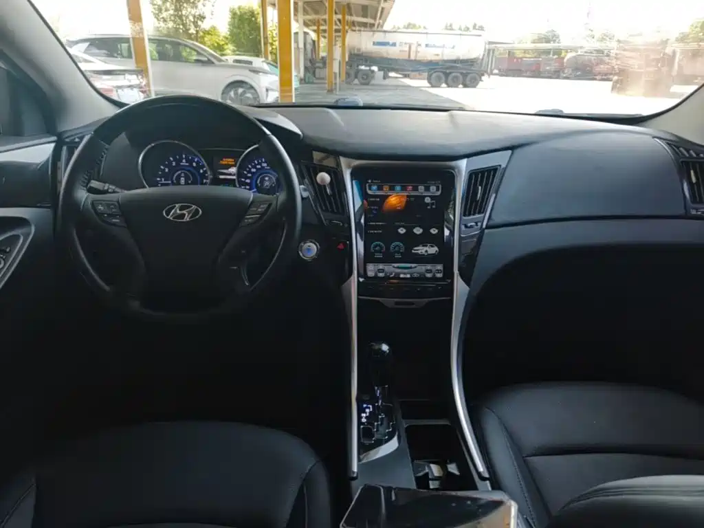 Hyundai Sonata — миниатюра 10