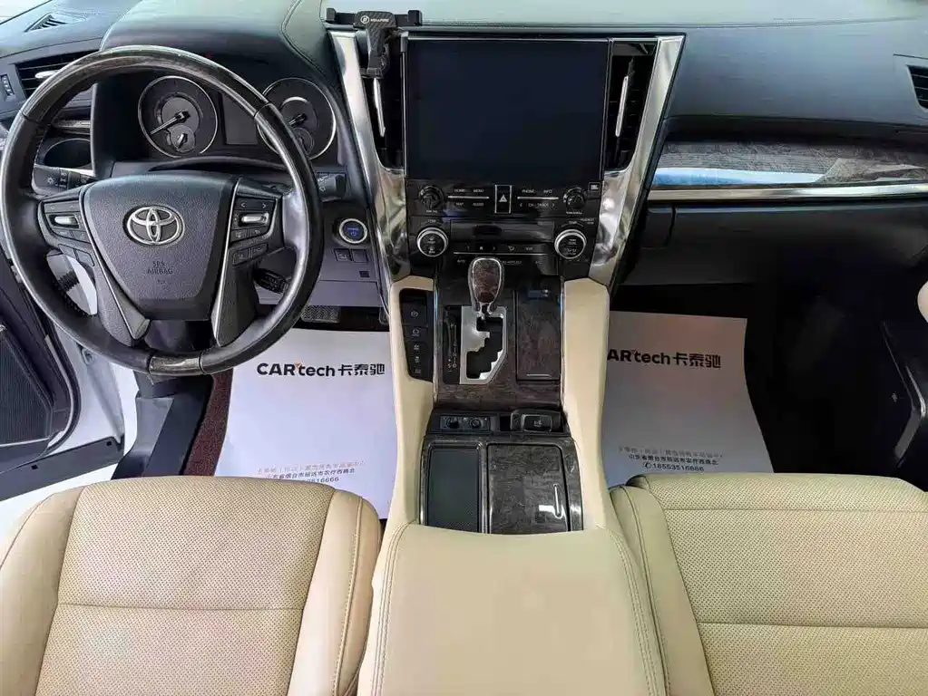 Toyota Vellfire — миниатюра 9