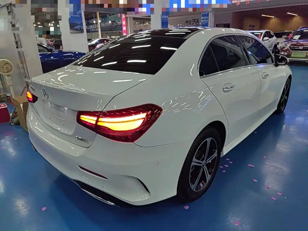 Mercedes-Benz A-Class — миниатюра 7