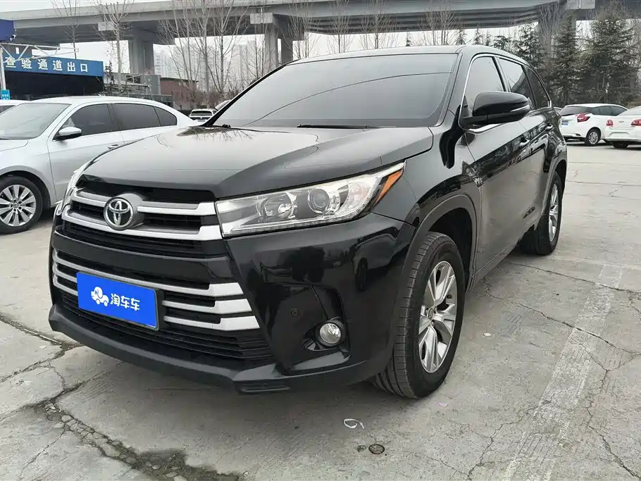 TOYOTA HIGHLANDER