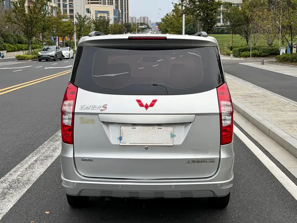 Wuling Hongguang — миниатюра 5