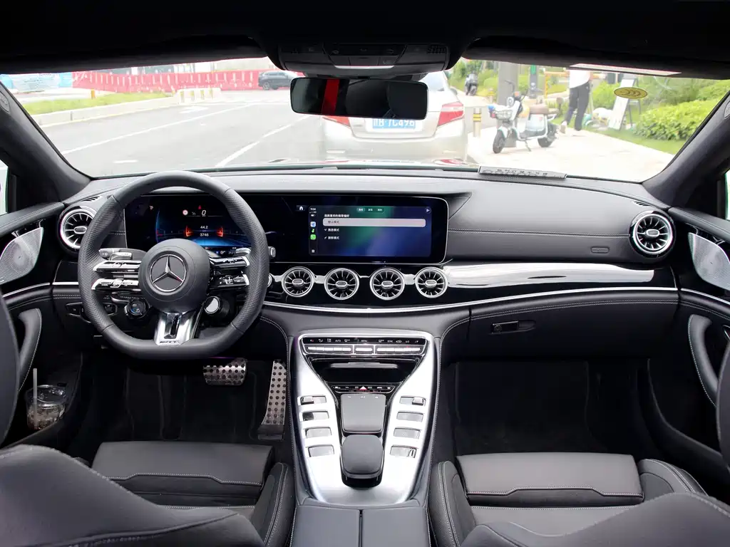 Mercedes-Benz AMG GT — миниатюра 12