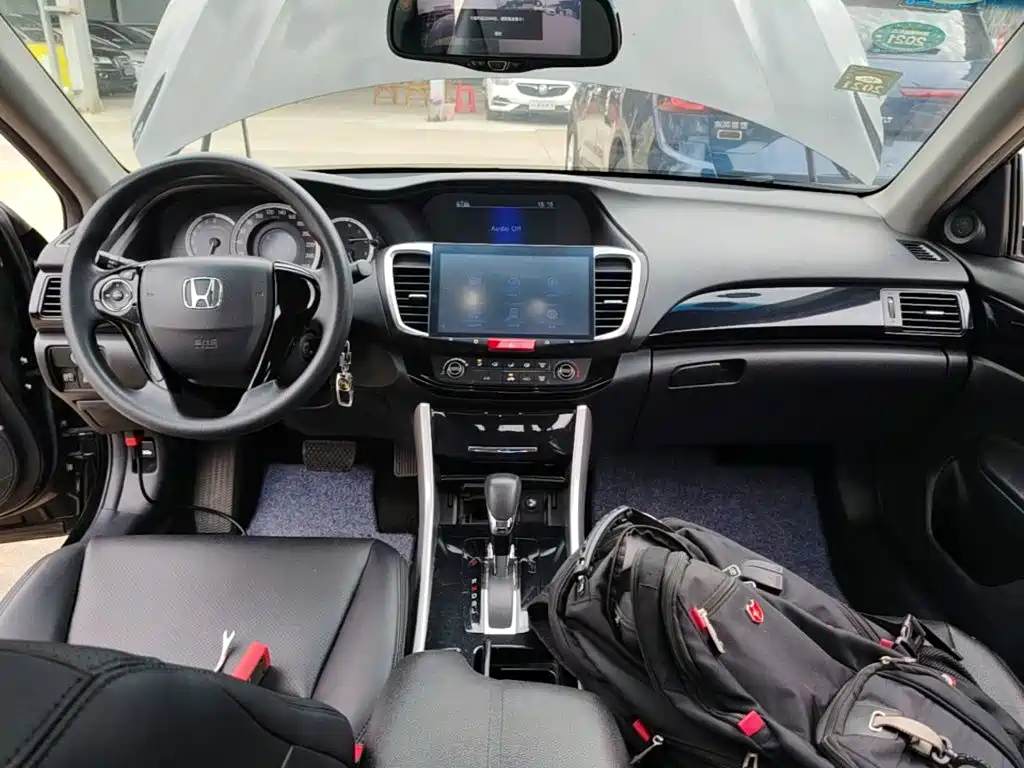 Honda Accord — миниатюра 10
