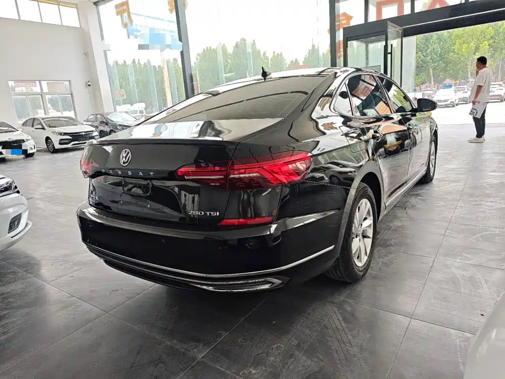 Volkswagen Passat — миниатюра 7
