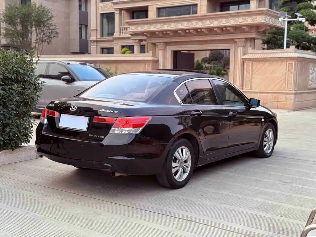 Honda Accord — миниатюра 11