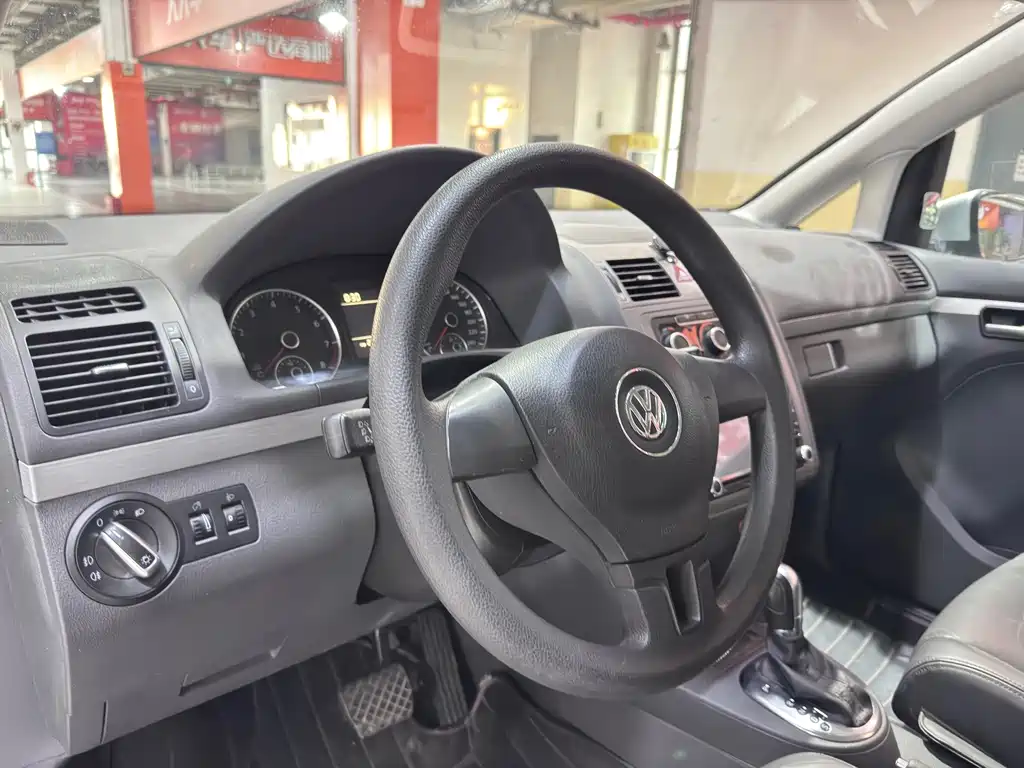 Volkswagen Touran — миниатюра 12