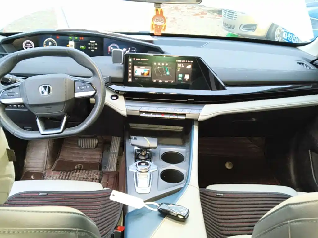 Changan UNI-V iDD — миниатюра 10