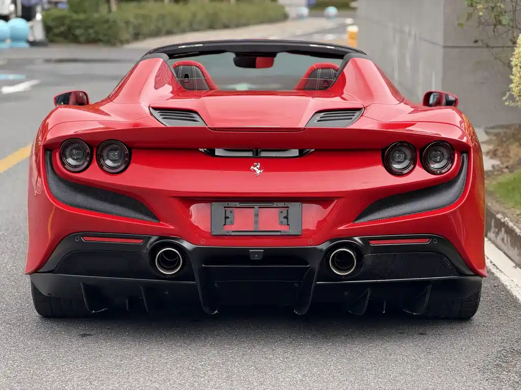 Ferrari F8 — миниатюра 5