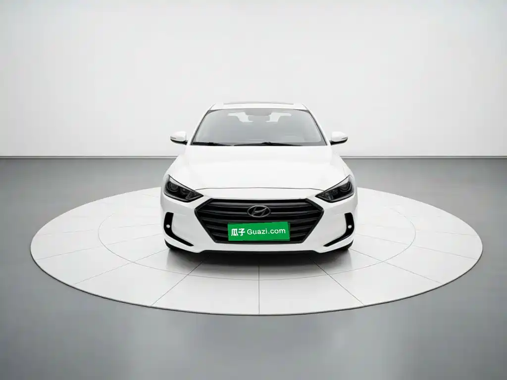 Hyundai Elantra — миниатюра 2