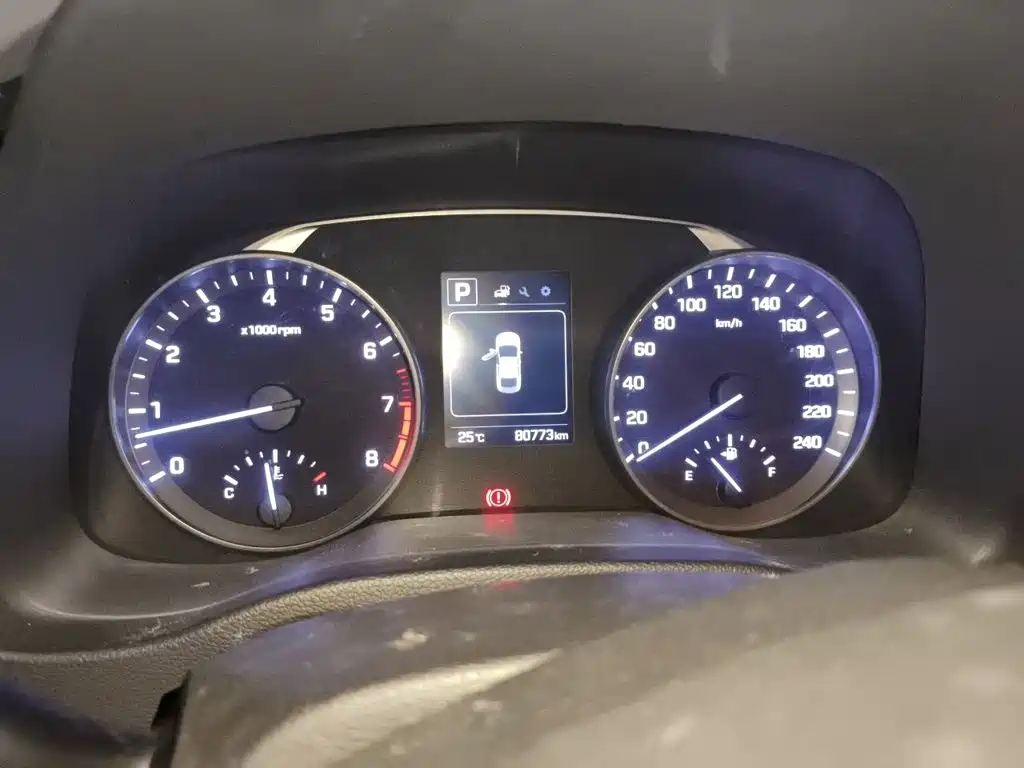 Hyundai Elantra — миниатюра 12