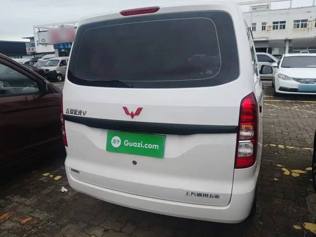 Wuling Hongguang V — миниатюра 6