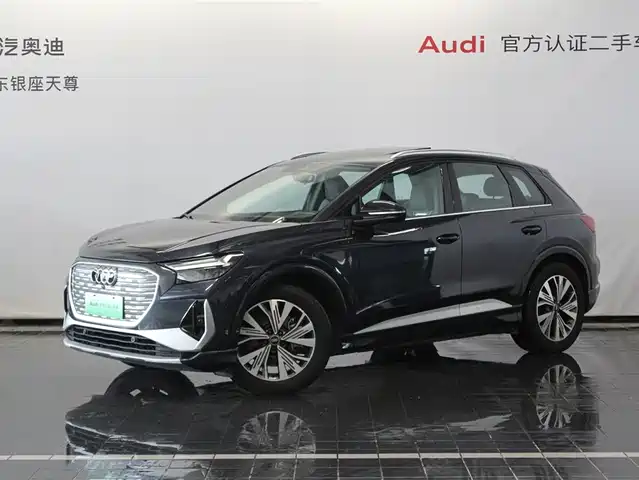 AUDI Q4 E TRON 2024