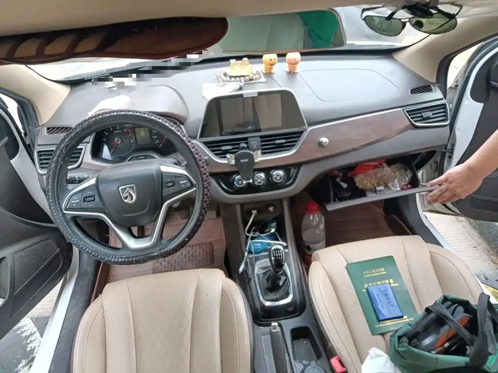 Baojun 310W — миниатюра 10
