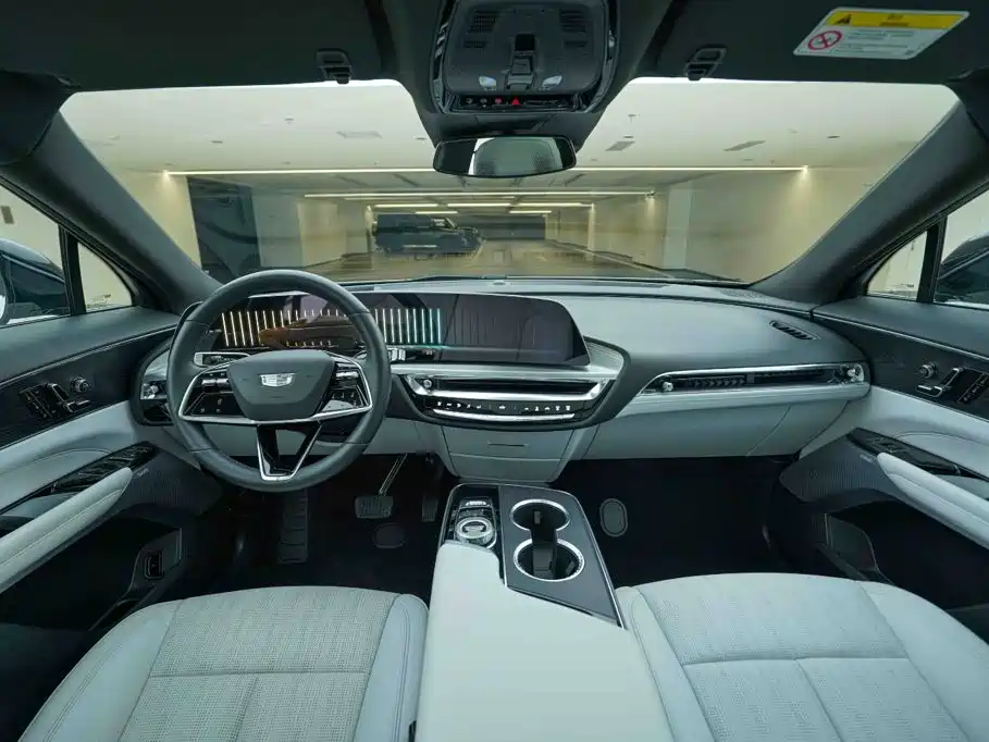 Cadillac Lyriq — миниатюра 15
