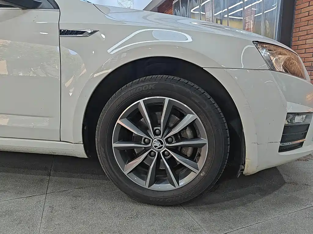 Skoda Octavia — миниатюра 17