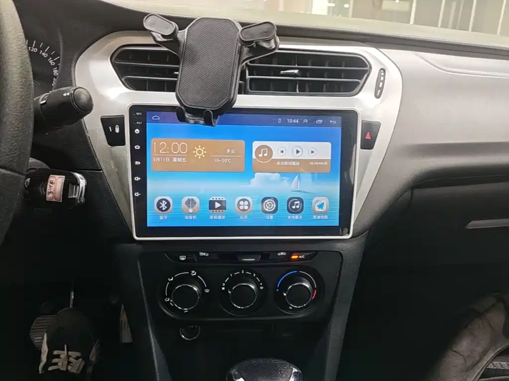 Citroen Elysee — миниатюра 13