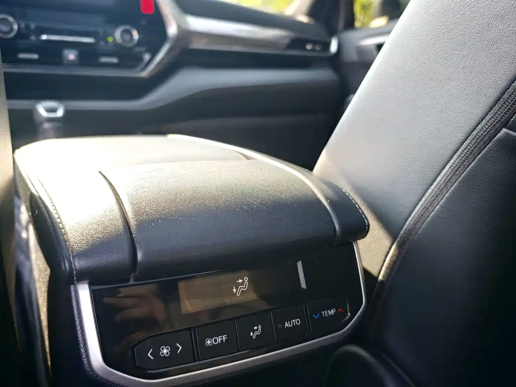 Toyota Crown Kluger — миниатюра 20