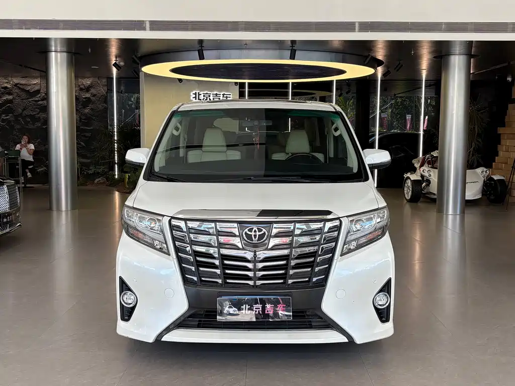 Toyota Alphard — миниатюра 2