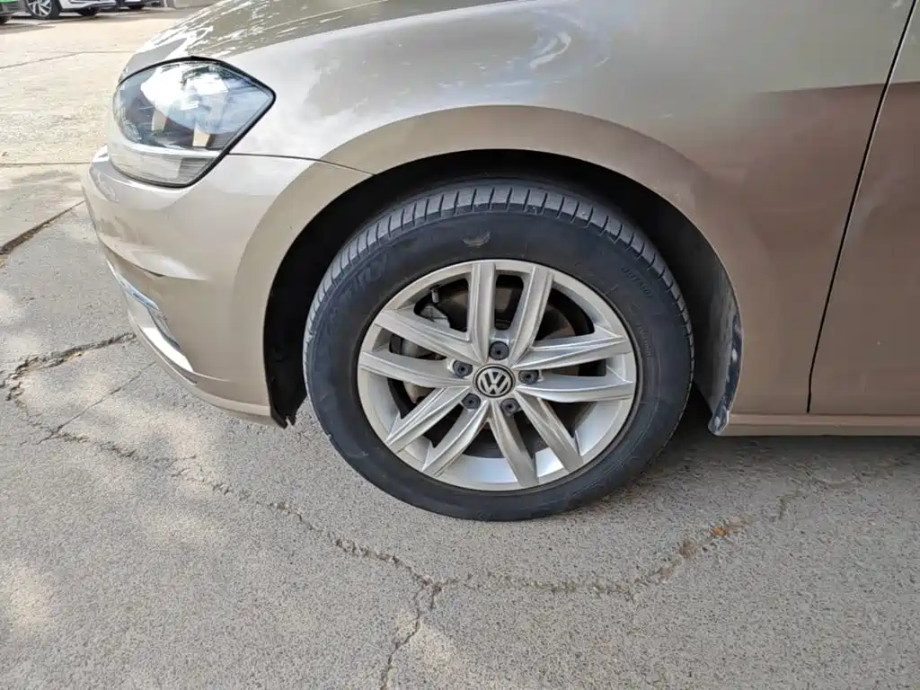 Volkswagen Golf — миниатюра 23