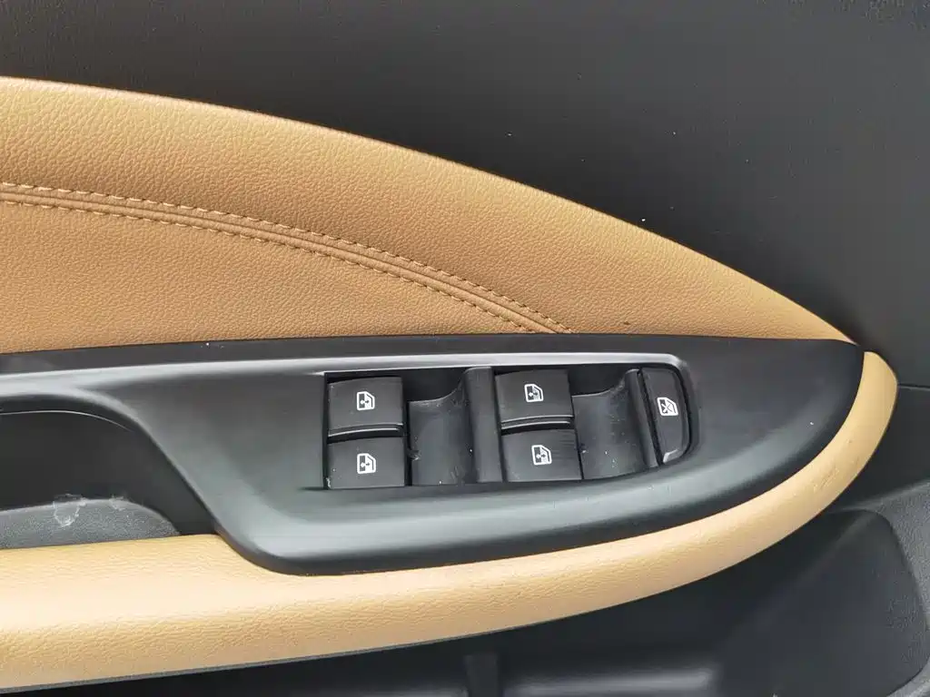 Buick Excelle — миниатюра 9