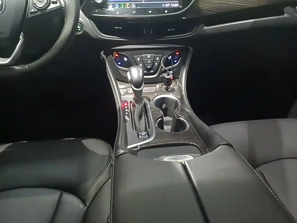 Buick Envision Plus — миниатюра 10