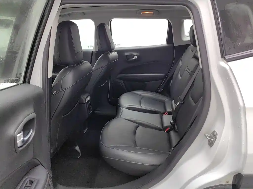 Jeep Compass — миниатюра 15