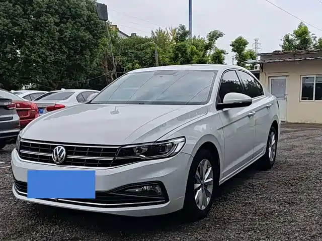 VOLKSWAGEN BORA 2020