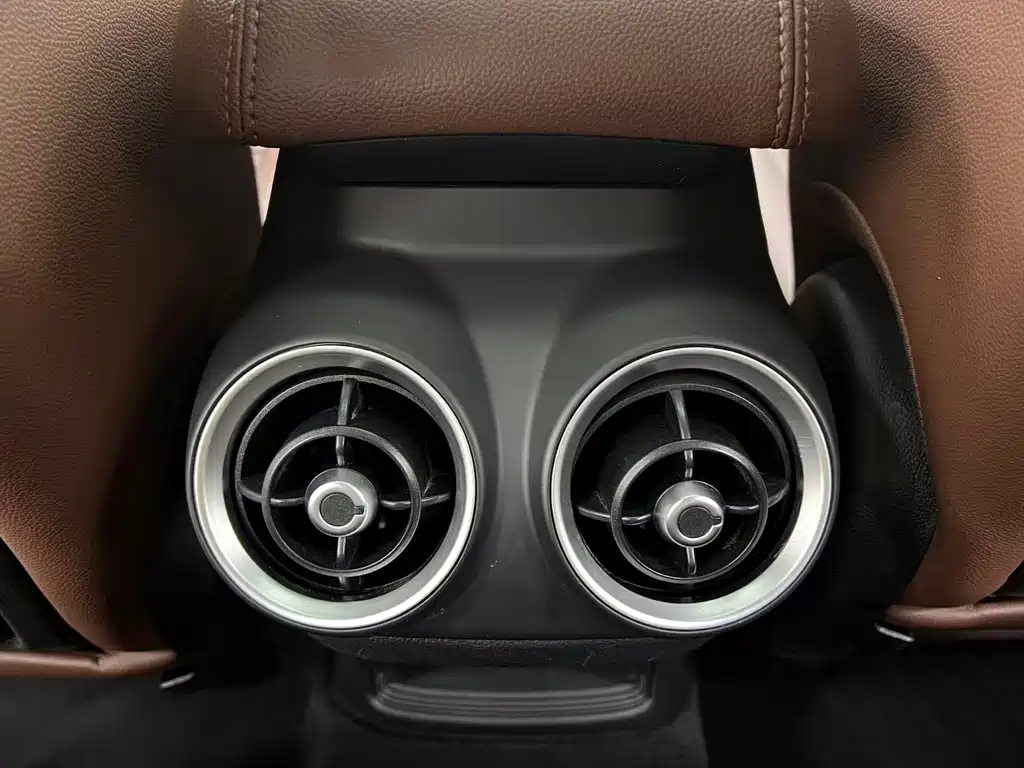 Alfa Romeo Stelvio — миниатюра 21