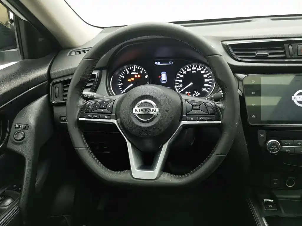 Nissan X-Trail — миниатюра 11