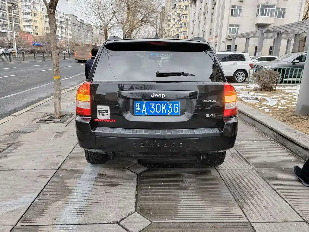 Jeep Compass (Import) — миниатюра 4